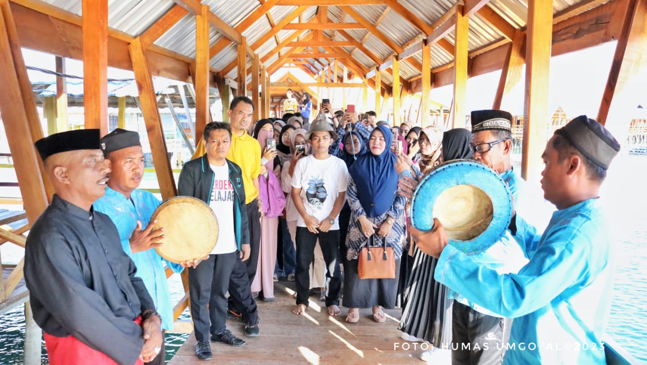 Mahasiswa PMM Gorontalo Berkunjung ke Desa Torosiaje Tempat Suku Bajo Berada